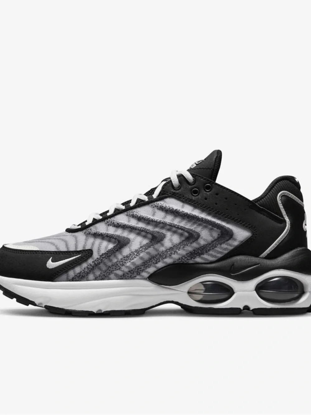 Nike Black and White Wave-Pattern Low Top Sneaker